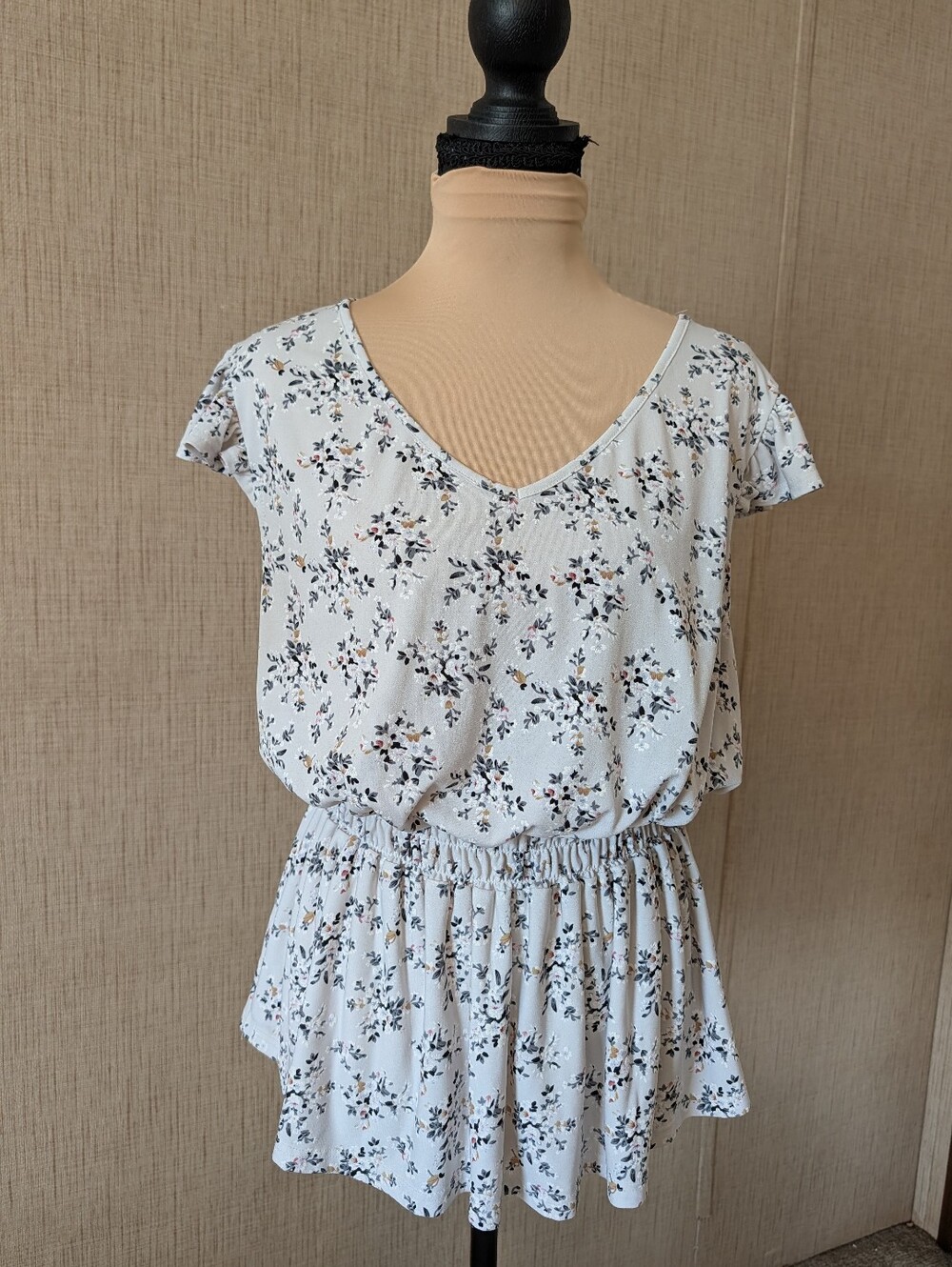 SJS Cream Floral V-Neck Elastic-Waist Tunic
